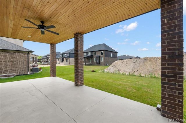 24611 Tribute Drive, Macomb, MI 48042