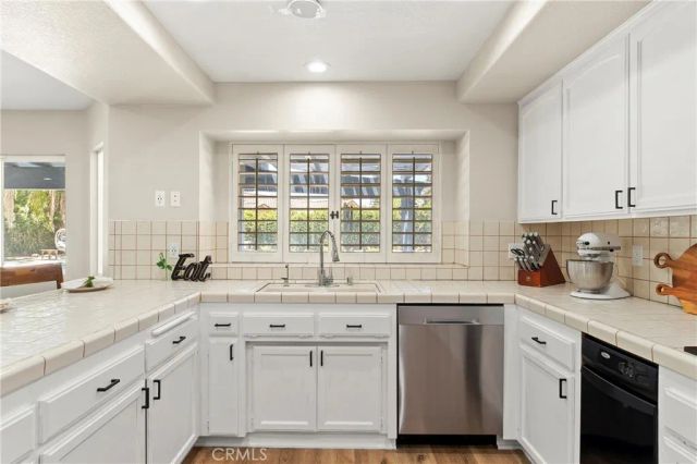 15605 Creekview Trail, Riverside, CA 92506