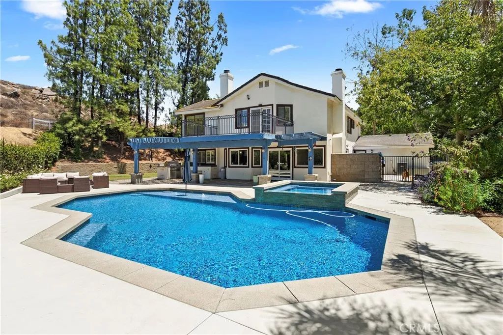15605 Creekview Trail, Riverside, CA 92506