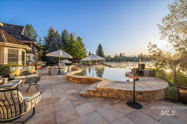 1122 W Two Rivers Lane, Eagle, ID 83616