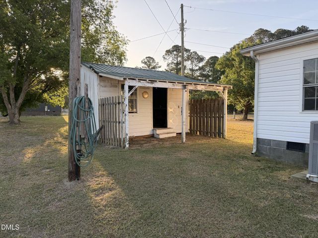 173 Lewis Iley Tew, Dunn, NC 28334