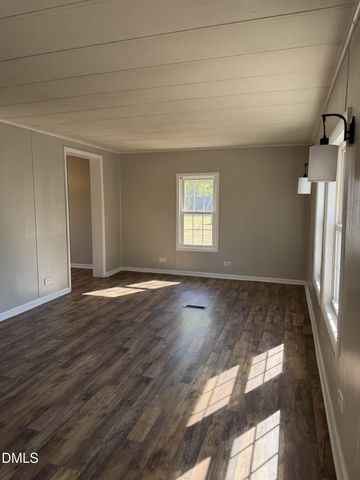 173 Lewis Iley Tew, Dunn, NC 28334