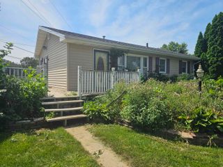 1325 Huntington Rd Road, Waterloo, IA 50701