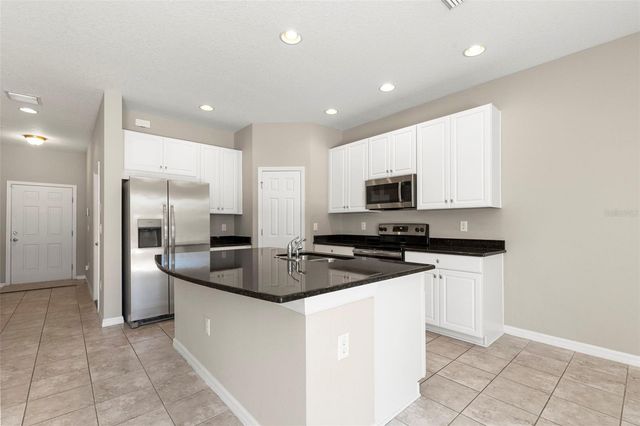 7060 WOODCHASE GLEN DRIVE, Riverview, FL 33578