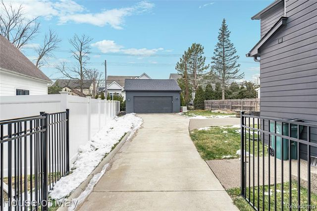 1284 S Bates Street, Birmingham, MI 48009