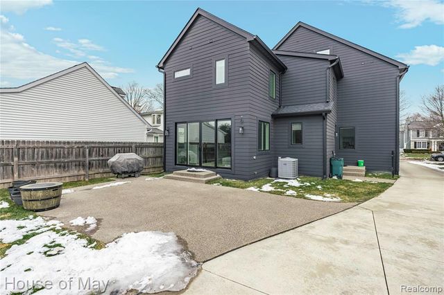 1284 S Bates Street, Birmingham, MI 48009