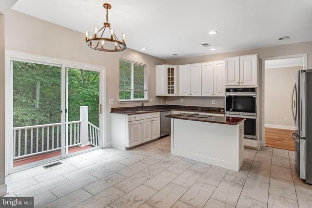 45 TWIN HILL LN, Stafford, VA 22554