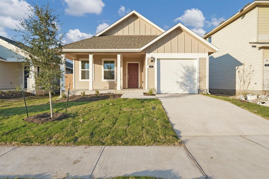 229 Trailside LN, Bastrop, TX 78602