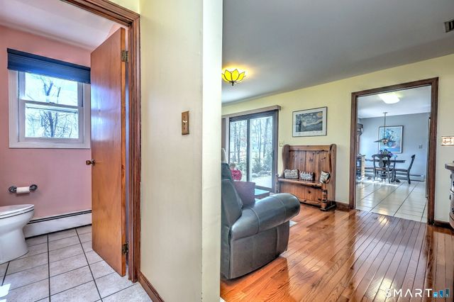 17 Arrowhead Lane, Branford, CT 06405