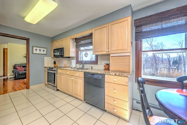 17 Arrowhead Lane, Branford, CT 06405