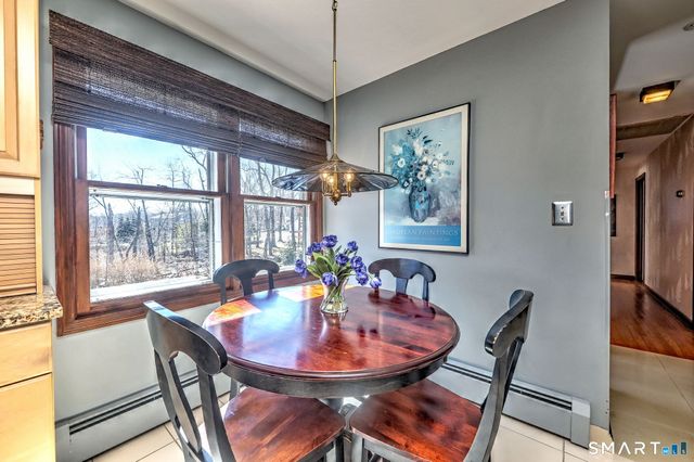 17 Arrowhead Lane, Branford, CT 06405