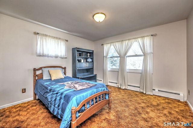 17 Arrowhead Lane, Branford, CT 06405