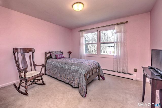 17 Arrowhead Lane, Branford, CT 06405