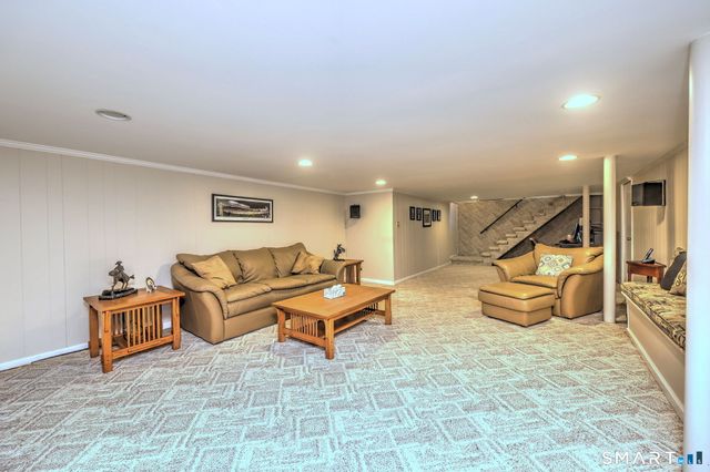 17 Arrowhead Lane, Branford, CT 06405