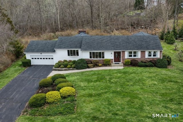 17 Arrowhead Lane, Branford, CT 06405