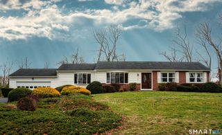 17 Arrowhead Lane, Branford, CT 06405