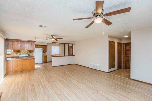 912 NW Columbia Ave, Lawton, OK 73507