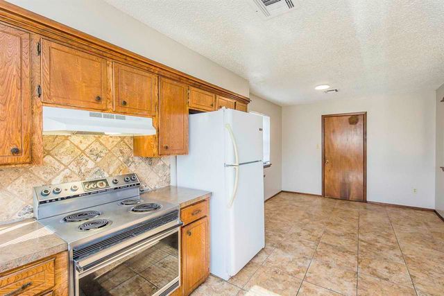 912 NW Columbia Ave, Lawton, OK 73507