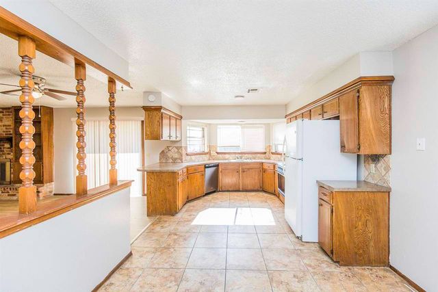 912 NW Columbia Ave, Lawton, OK 73507