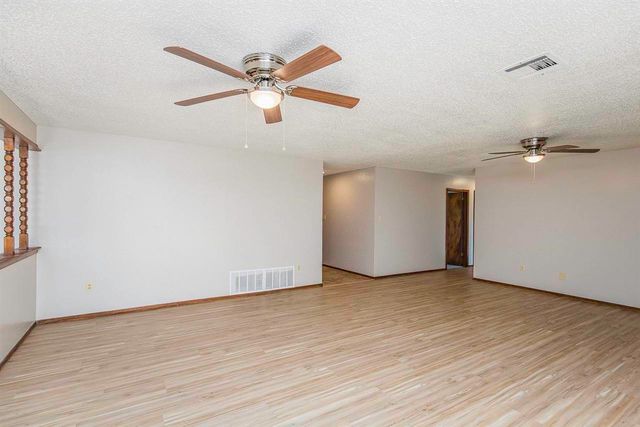 912 NW Columbia Ave, Lawton, OK 73507