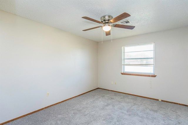 912 NW Columbia Ave, Lawton, OK 73507