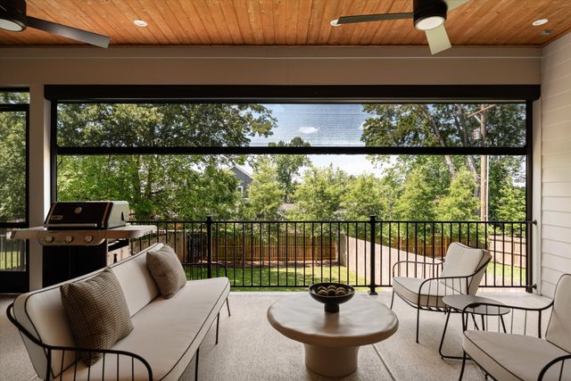 515A Continental Dr, Nashville, TN 37209