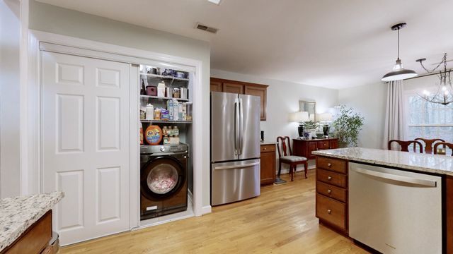 112 Holly Ln, White House, TN 37188