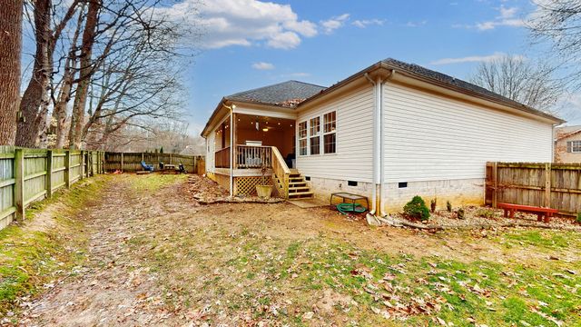 112 Holly Ln, White House, TN 37188