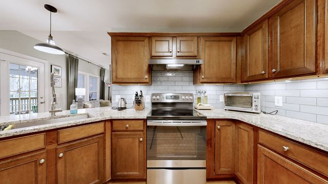 112 Holly Ln, White House, TN 37188