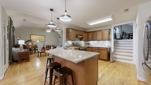 112 Holly Ln, White House, TN 37188