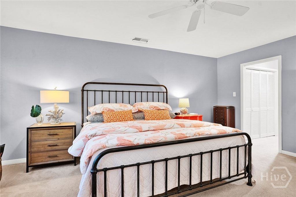 Image 22 of property listing at 5 Franklin Court, Savannah, GA 31411