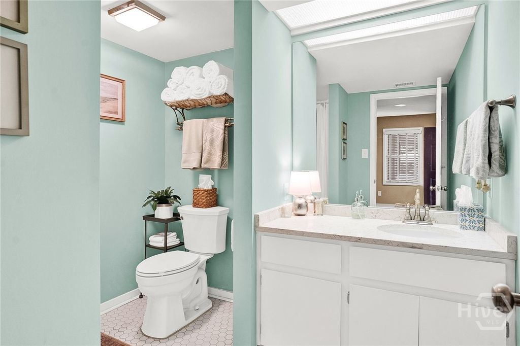 Image 27 of property listing at 5 Franklin Court, Savannah, GA 31411