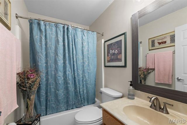 4526 Richmond Forest Drive, Florissant, MO 63034