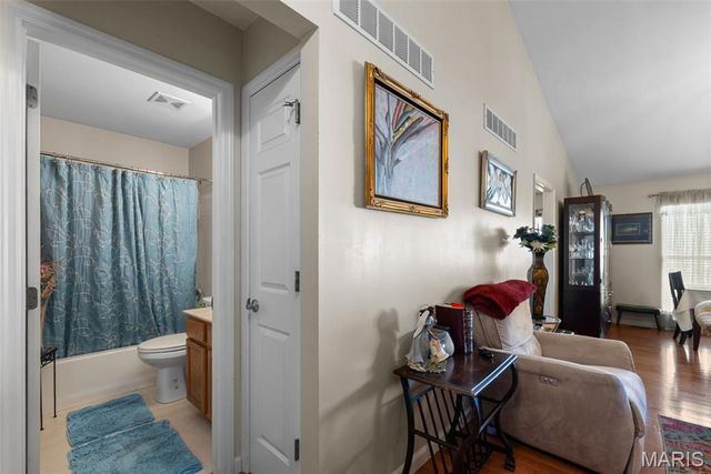 4526 Richmond Forest Drive, Florissant, MO 63034