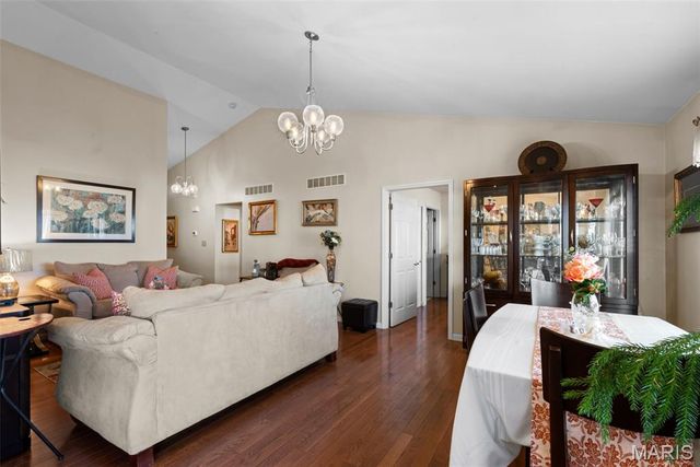 4526 Richmond Forest Drive, Florissant, MO 63034