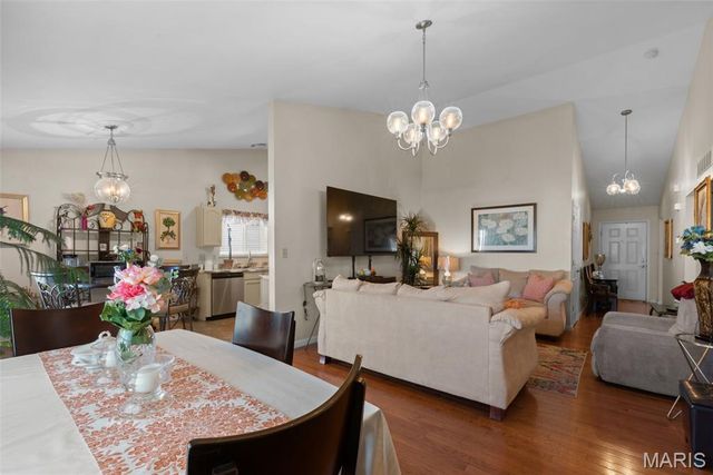 4526 Richmond Forest Drive, Florissant, MO 63034