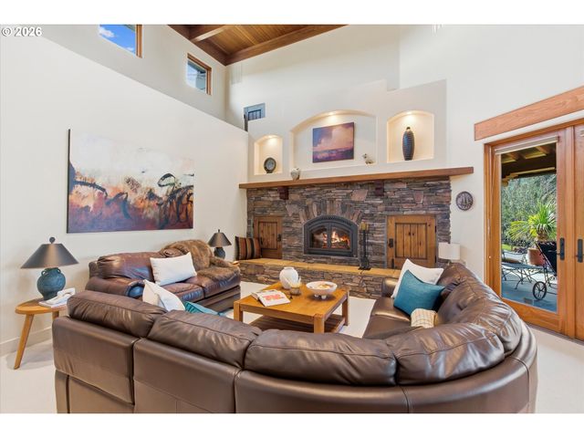 19885 Sw ATEN Rd, Beaverton, OR 97007