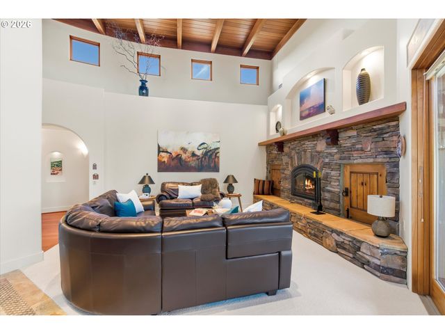 19885 Sw ATEN Rd, Beaverton, OR 97007