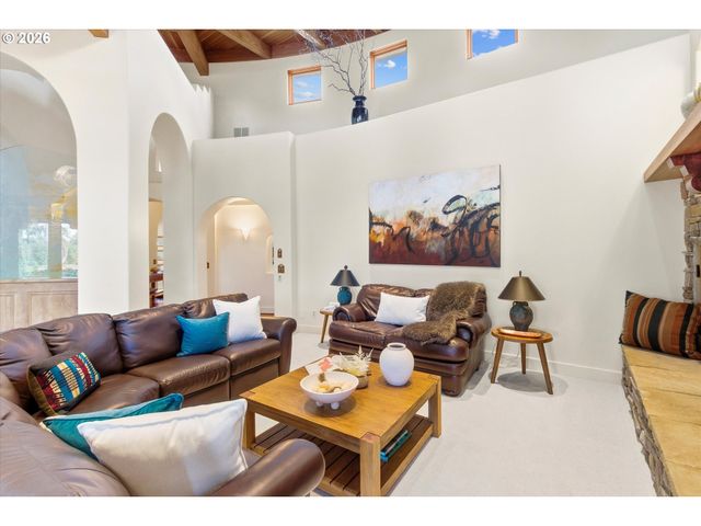 19885 Sw ATEN Rd, Beaverton, OR 97007