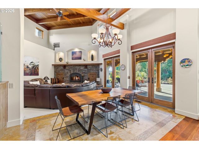 19885 Sw ATEN Rd, Beaverton, OR 97007