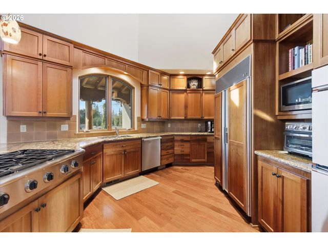 19885 Sw ATEN Rd, Beaverton, OR 97007