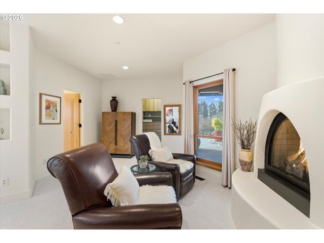 19885 Sw ATEN Rd, Beaverton, OR 97007