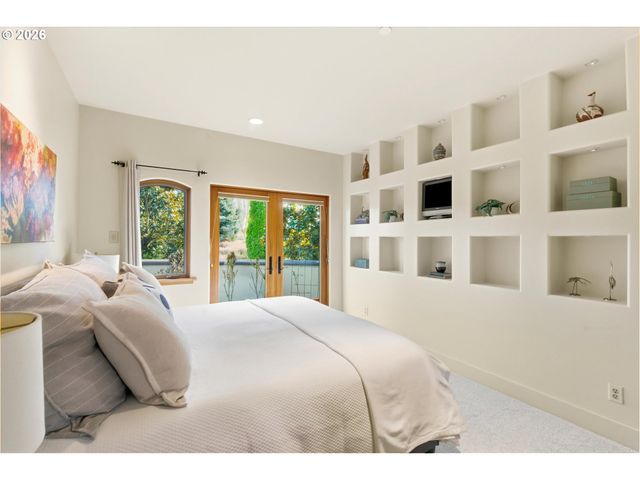 19885 Sw ATEN Rd, Beaverton, OR 97007