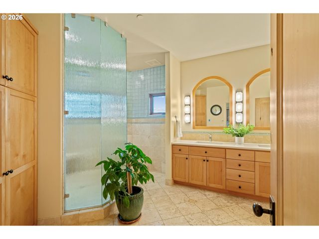 19885 Sw ATEN Rd, Beaverton, OR 97007