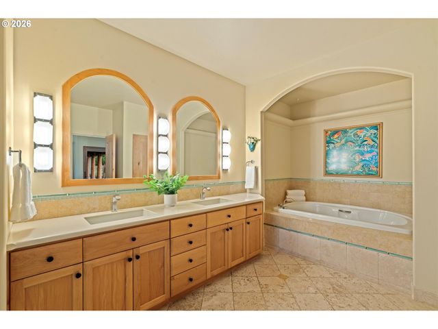 19885 Sw ATEN Rd, Beaverton, OR 97007