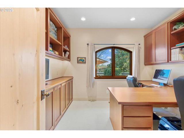 19885 Sw ATEN Rd, Beaverton, OR 97007