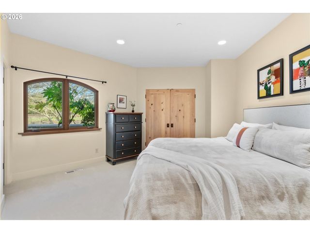 19885 Sw ATEN Rd, Beaverton, OR 97007