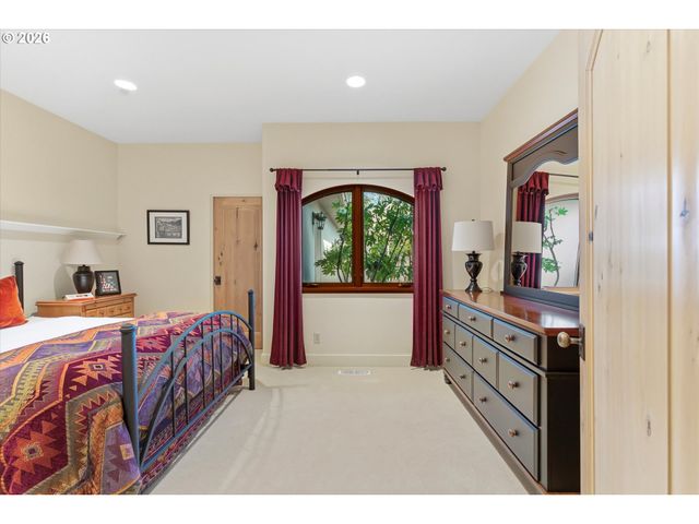 19885 Sw ATEN Rd, Beaverton, OR 97007