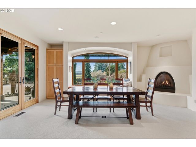 19885 Sw ATEN Rd, Beaverton, OR 97007