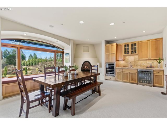 19885 Sw ATEN Rd, Beaverton, OR 97007